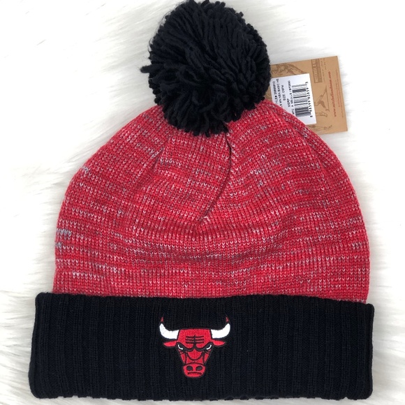 Mitchell & Ness Other - Chicago Bulls NBA Cuffed Knit Pom Winter M & N